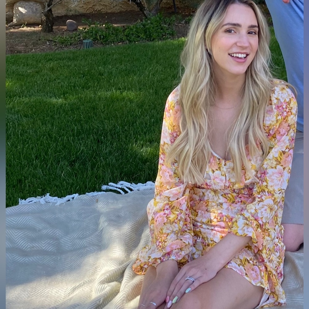 ASTR the label yellow floral dress size small